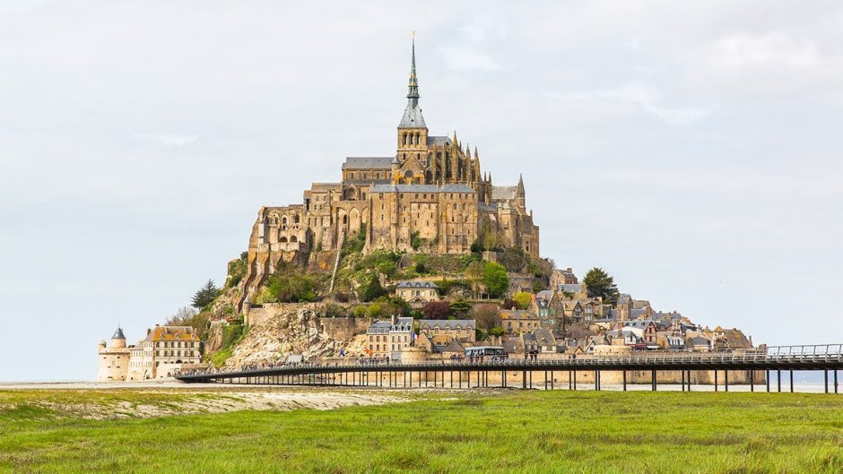 Giant of Mont Saint Michel Король Артур