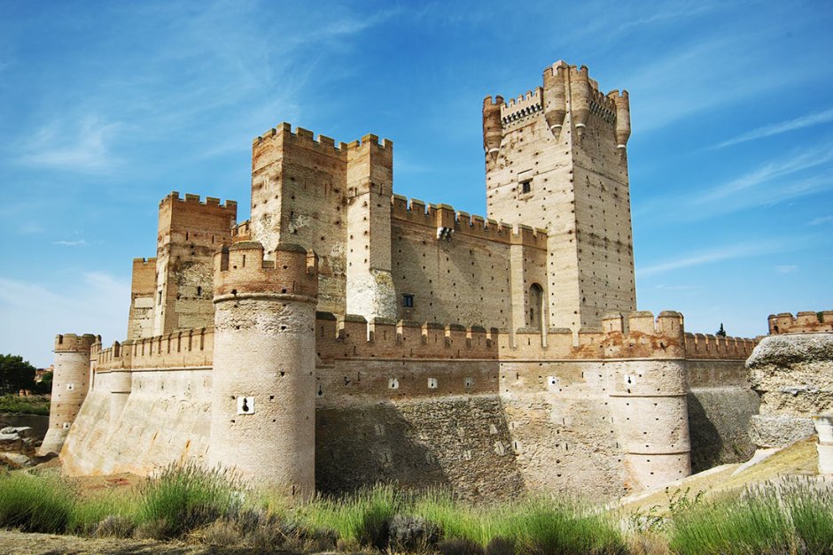 Замок ла Мота Испания