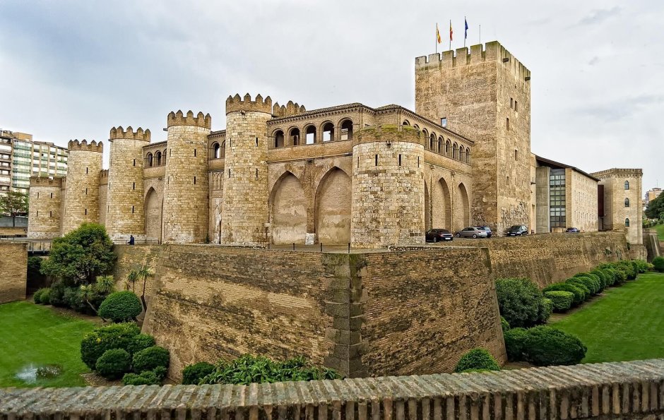 Мавританский дворец Альхаферия