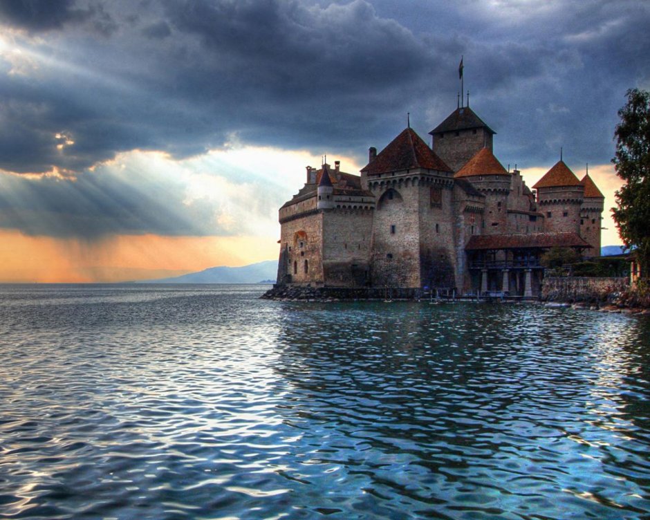 Шильонский замок монтрё Швейцария внутри