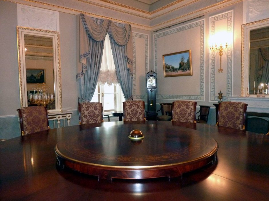 Стрельна резиденция президента Константиновский дворец