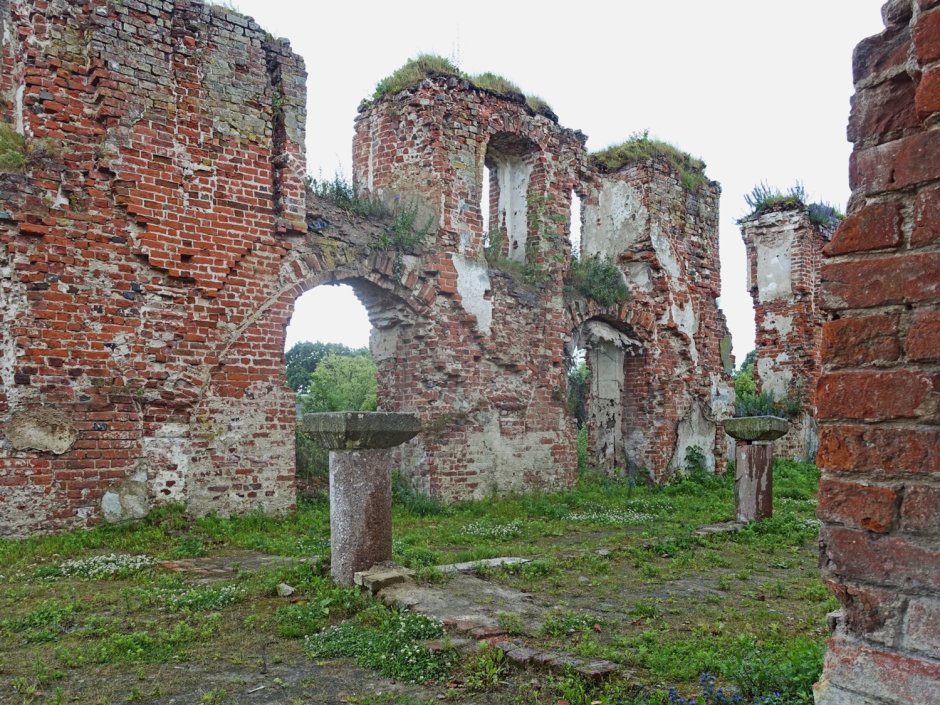Руины замка Бранденбург Ушаково