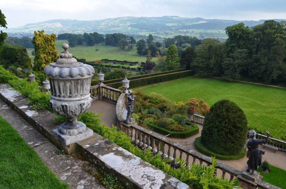 Powis Castle внутри