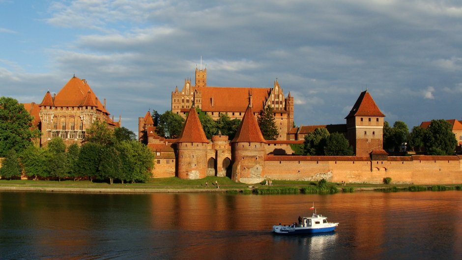 Тевтонский замок Мариенбург