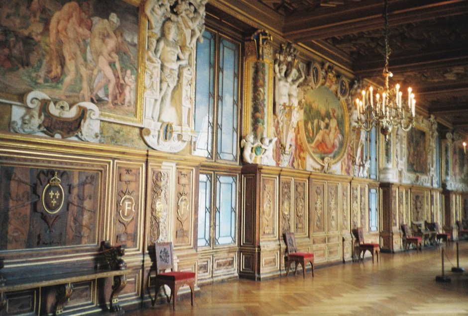 Резиденция французских королей Фонтенбло