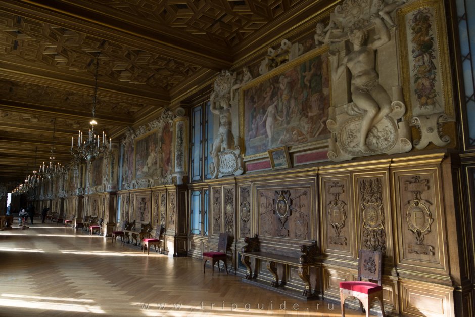 Интерьер дворца Фонтенбло Франция