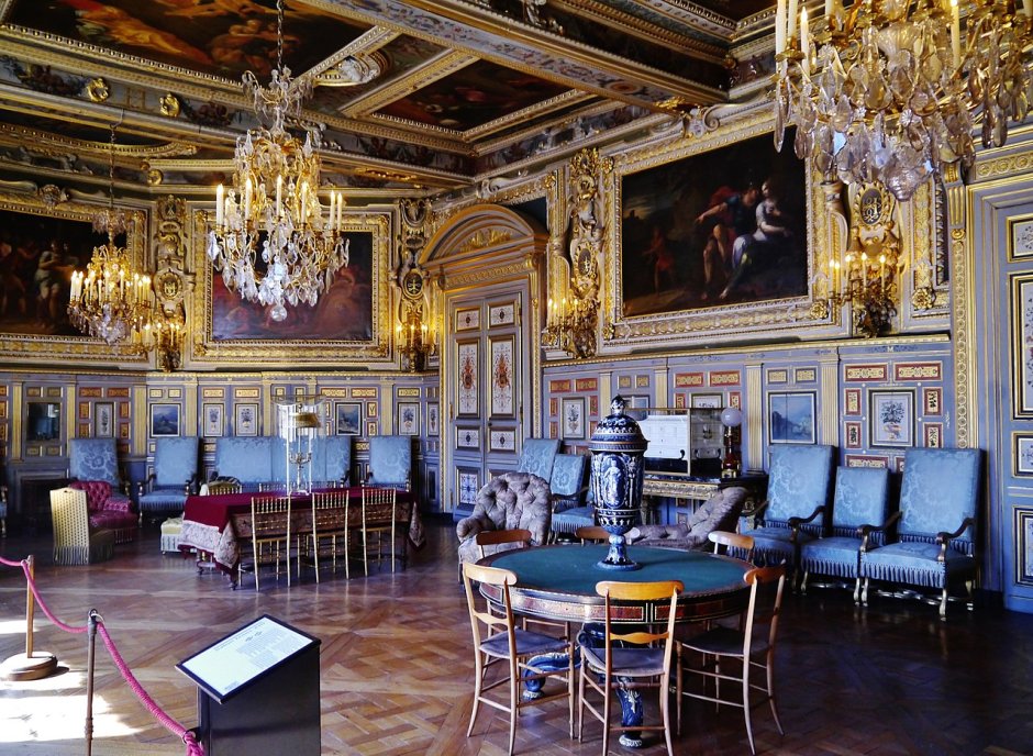 Красный салон дворца Фонтенбло
