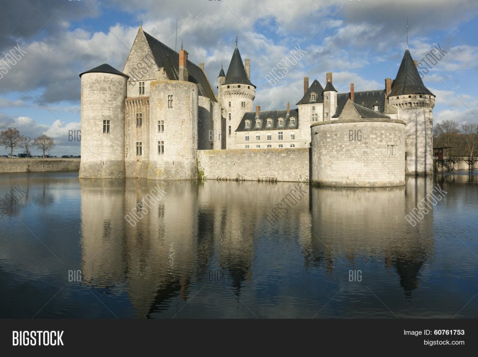 Замок Сюлли, x-XIВВ., Франция