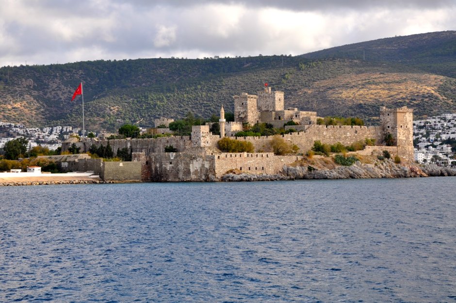 Побережье белый замок в Турции