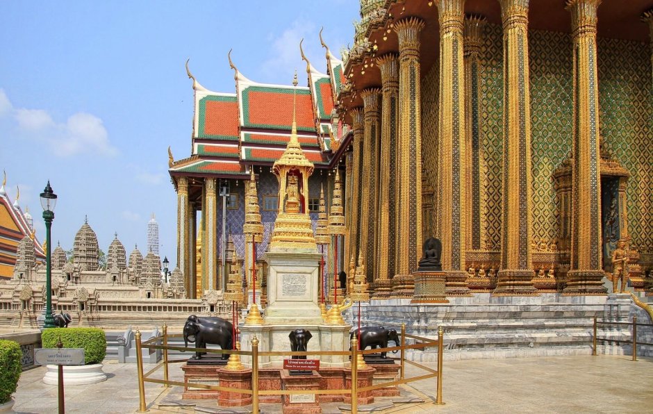 Бангкок Королевский дворец Золотая ступа