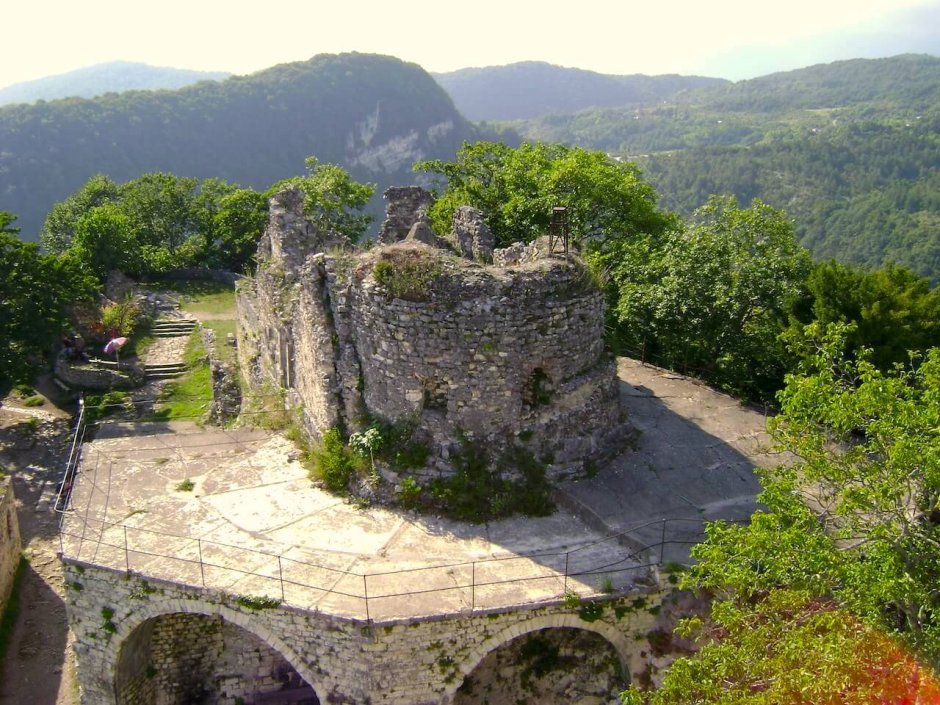 Замок Баграта Абхазия