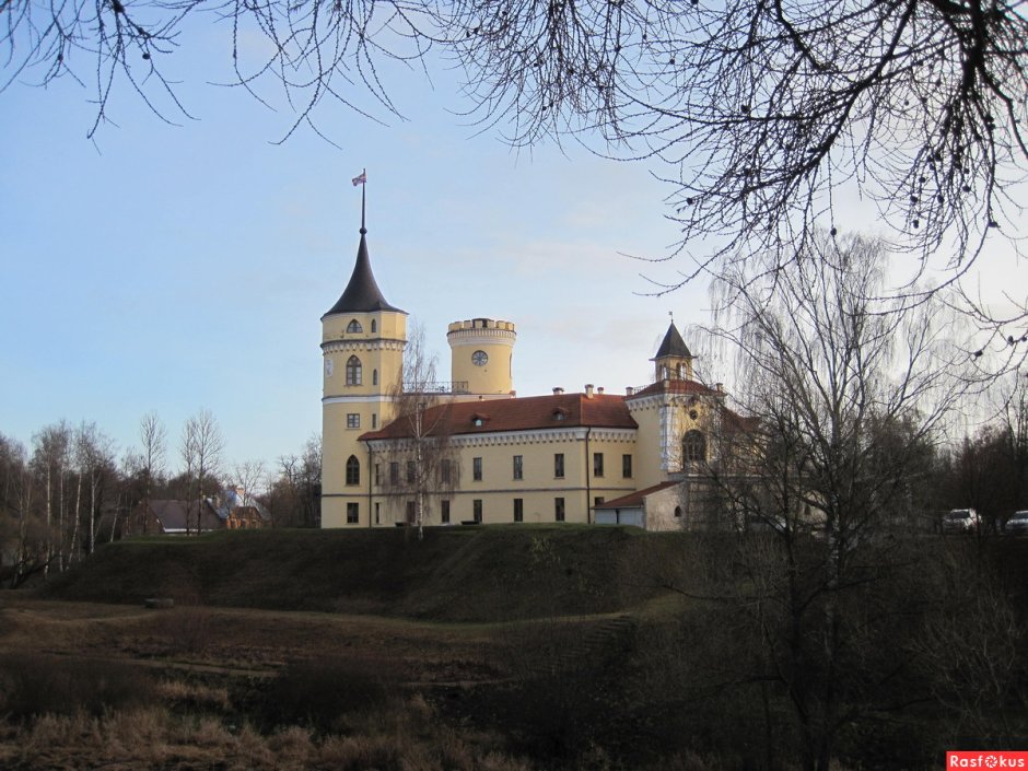 Замок Бип в Павловске 90 годы