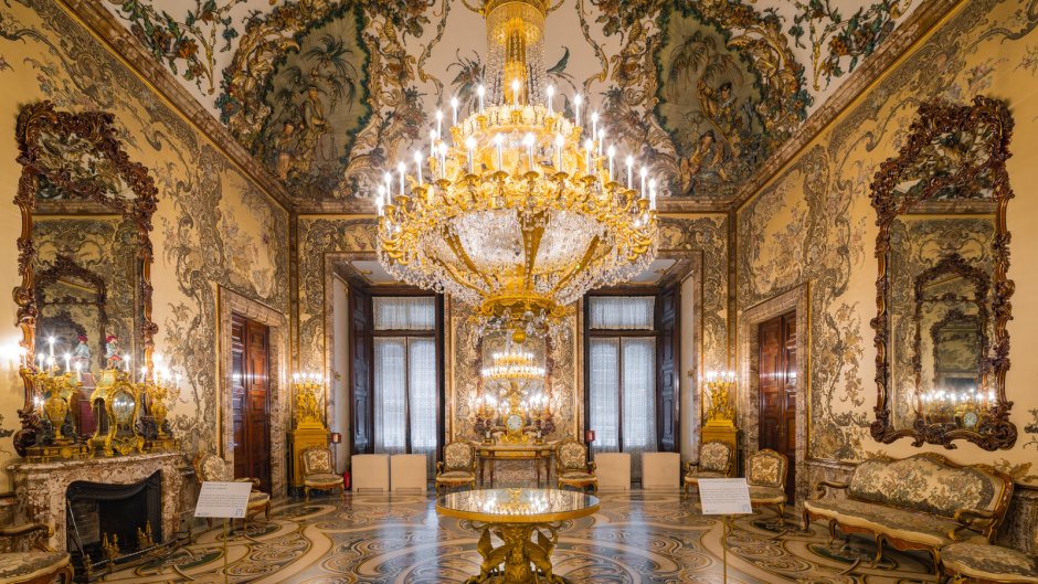 Королевский дворец в Мадриде внутри