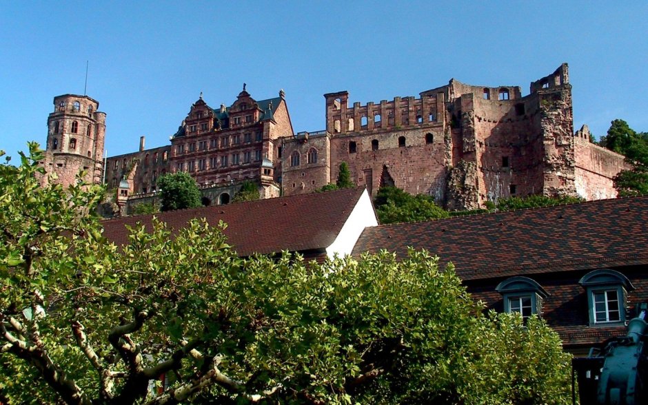 Замок Вольфсбург