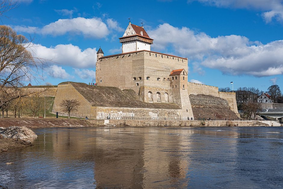 Ивангородская крепость и Нарвский замок