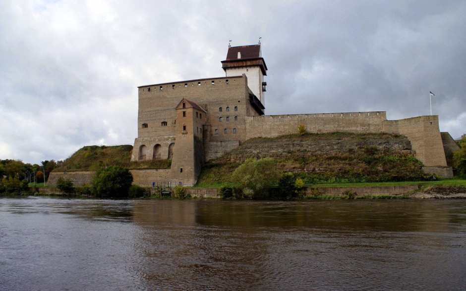 Нарвский замок Эстония