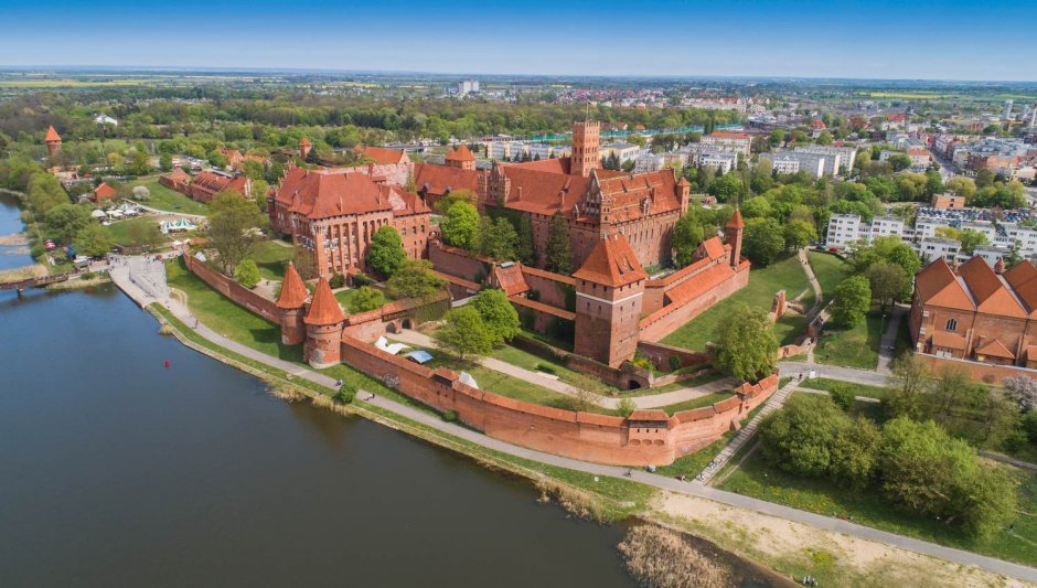 Замки и поместья Польши