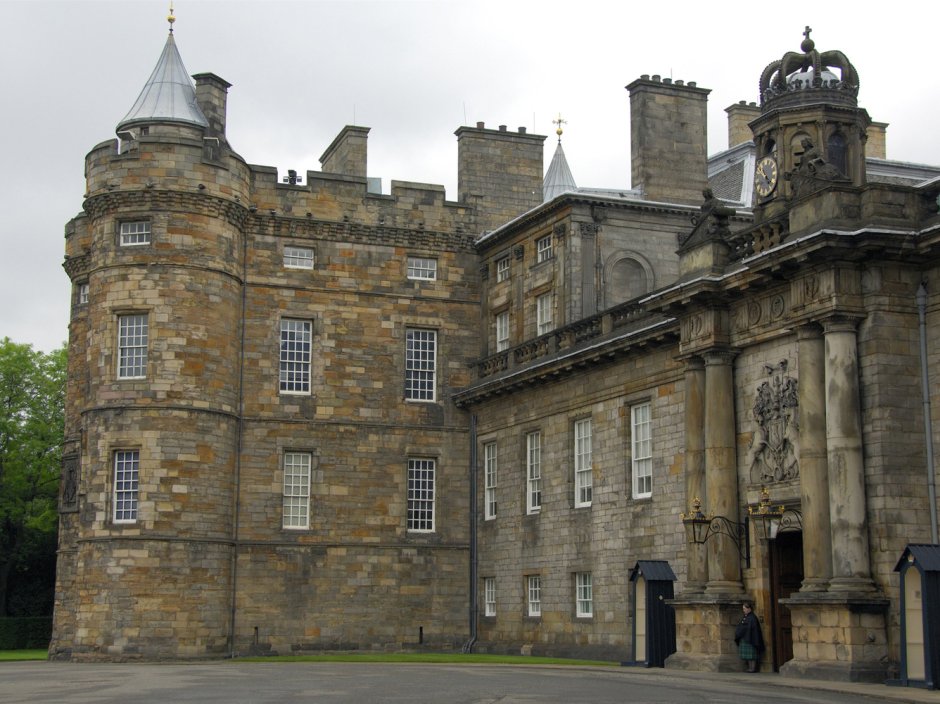 Холирудский дворец Эдинбург