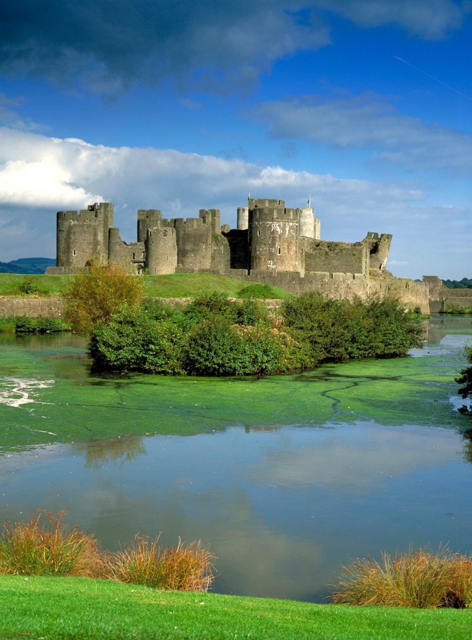 Замок Кайрфилли (Caerphilly Castle)