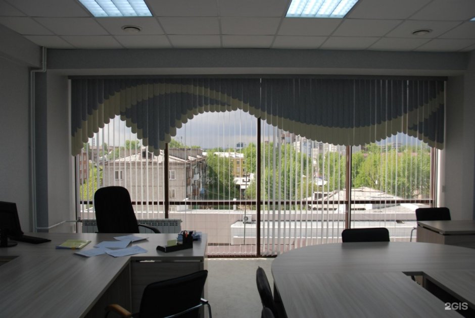 Рулонные шторы в офис