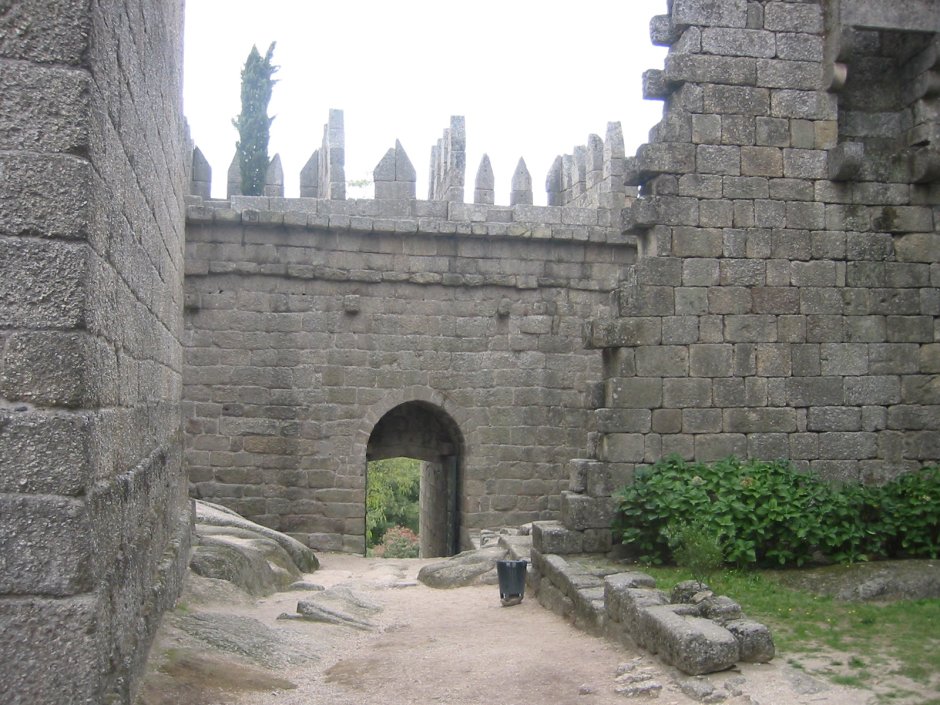 Замок Гимарайнш (Castelo de Guimaraes
