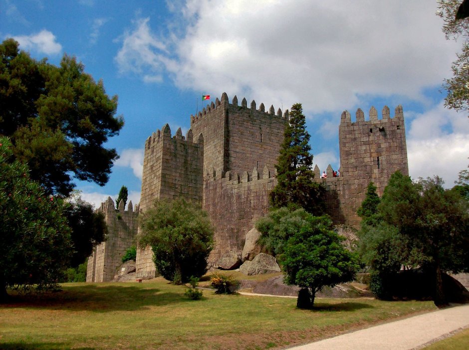 Португалия замок Гимараеш