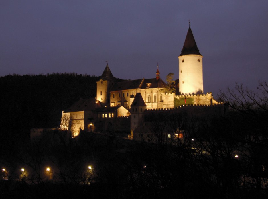 Замок Кривоклат в Чехии фото