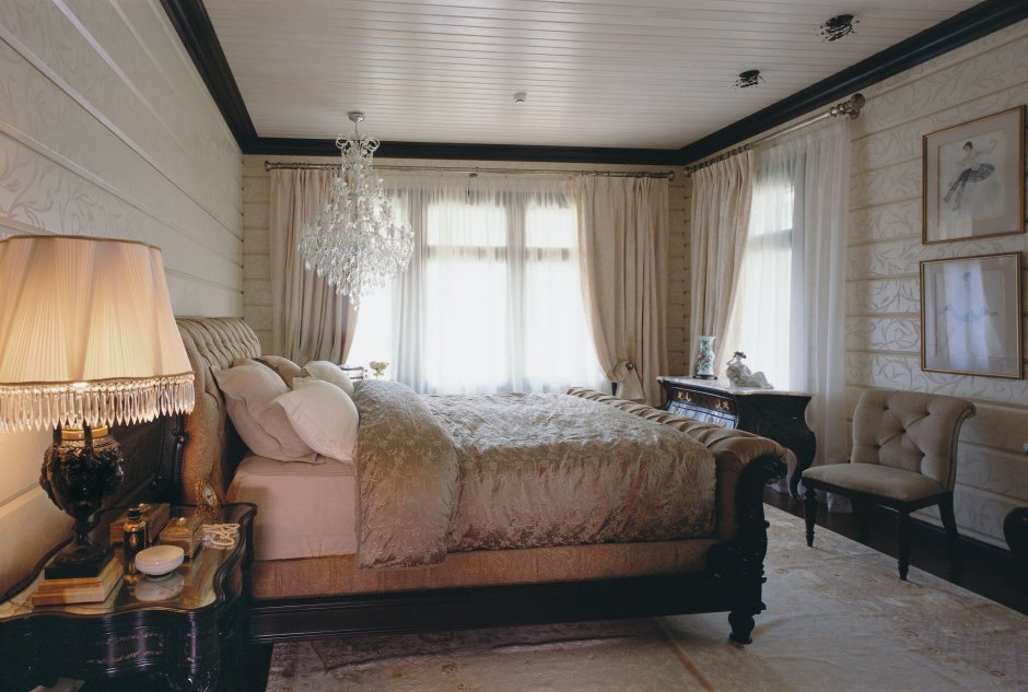 Спальня в английском стиле в деревянном доме