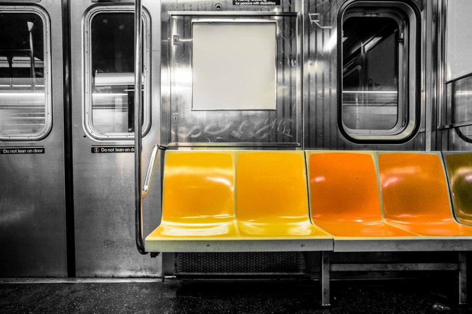 Вагон метро Нью-Йорка сбоку