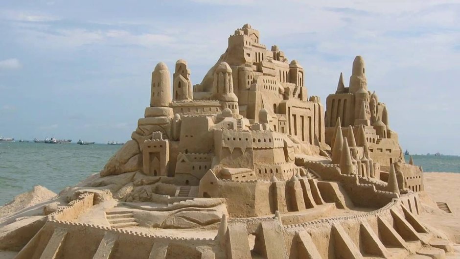 Здания из песка