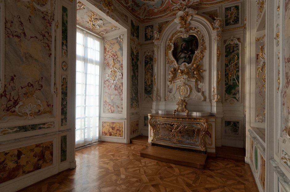 Мебель рококо в Версале