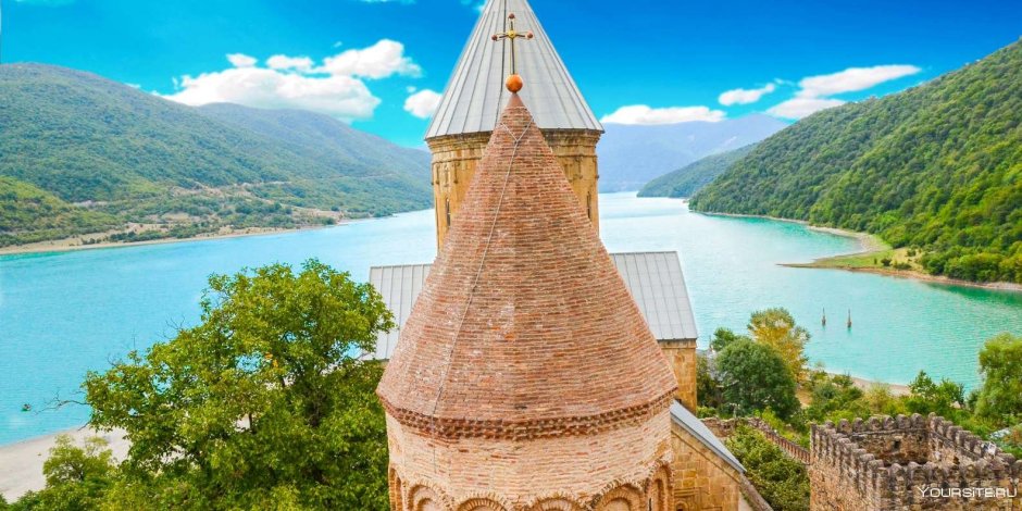 Церковь на границе Грузии