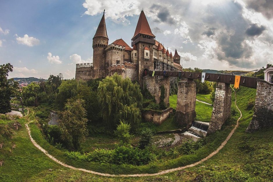 Румыния Хунедоара замок Хунедоара