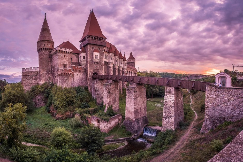 Рыцарский турнир замок Корвинов Румыния