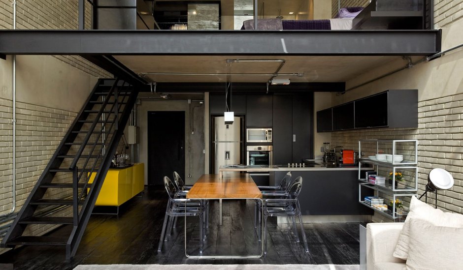 Loft in a Colonial Interior