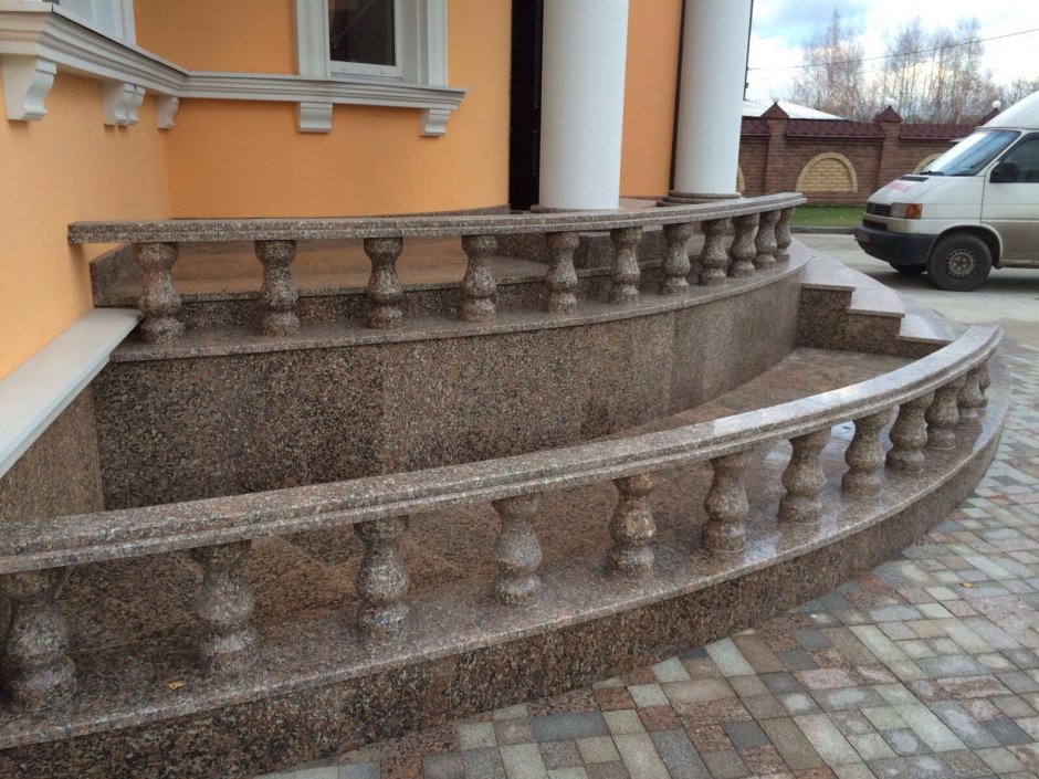Сооружения из гранита