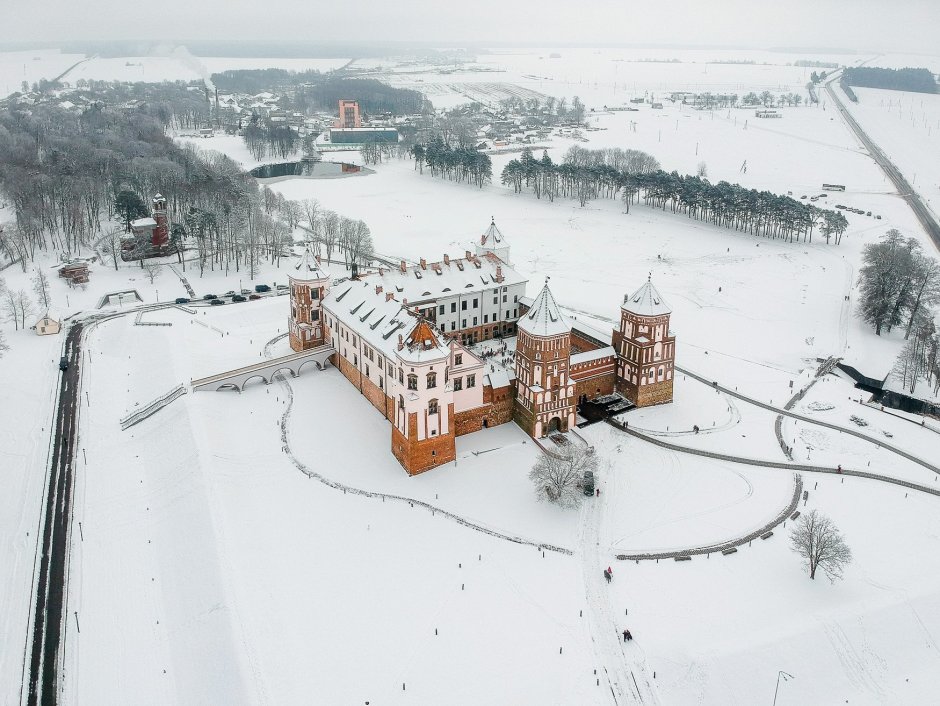 Мирский замок Беларусь зимой