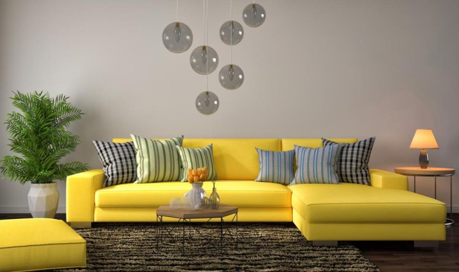 Интерьер с желтым диваном и светлым полом