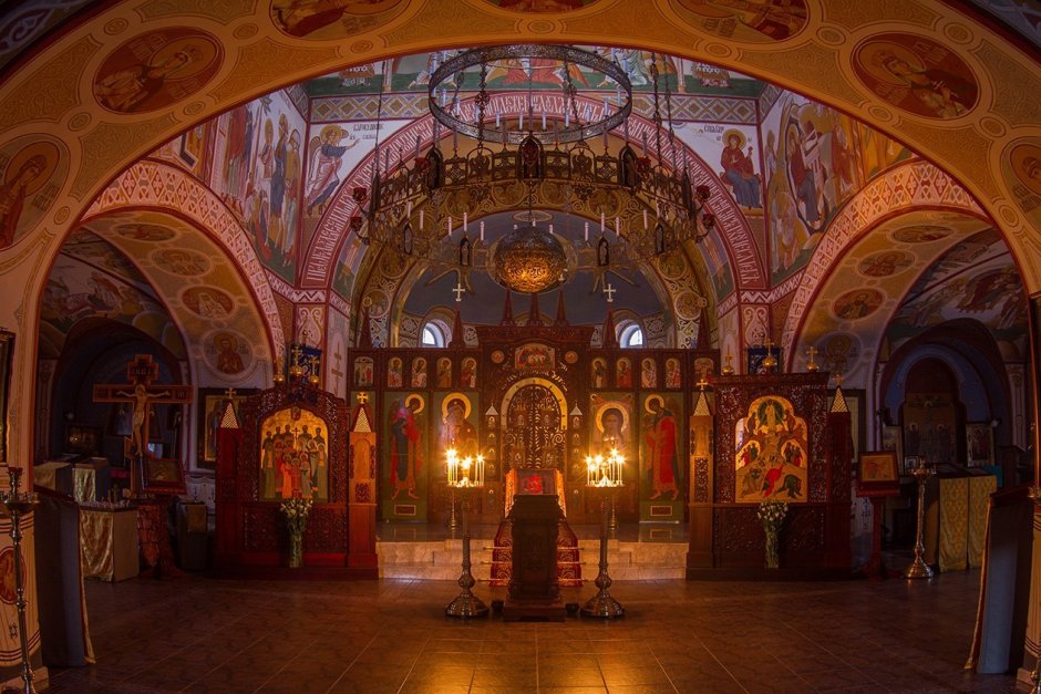 Средняя часть храма