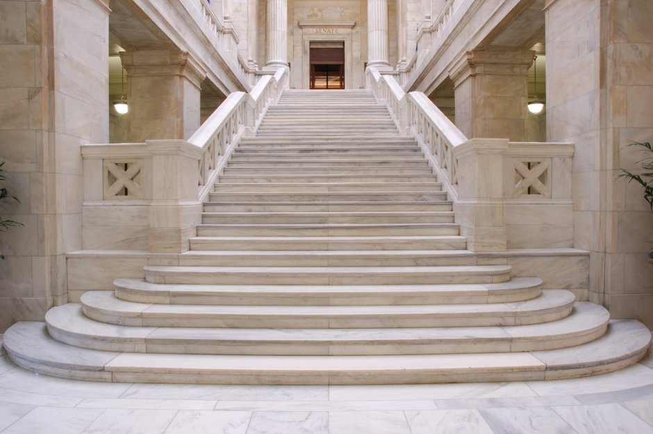Мраморная лестница
