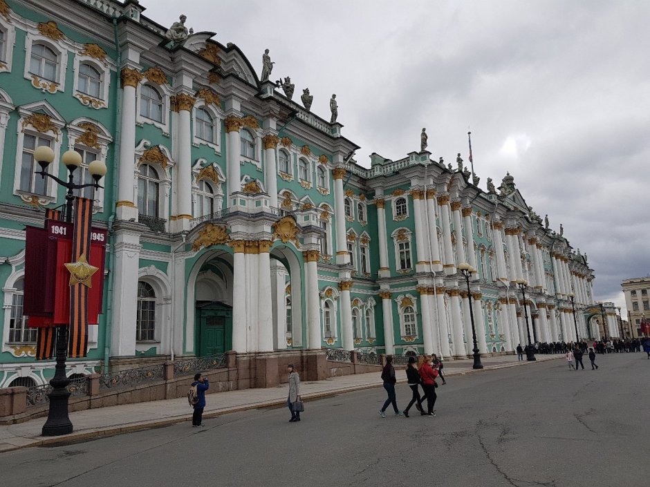 Платья Елизаветы Петровны в Эрмитаже