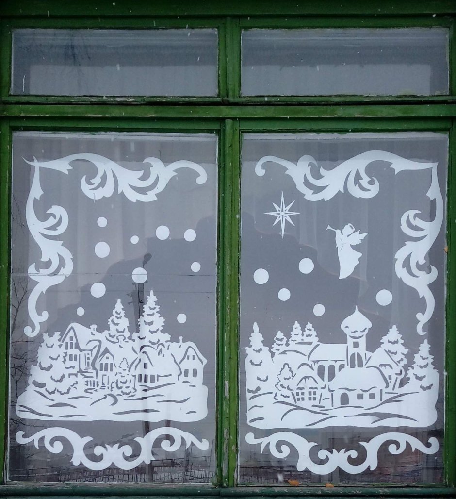 Зимние украшения на окна цветные