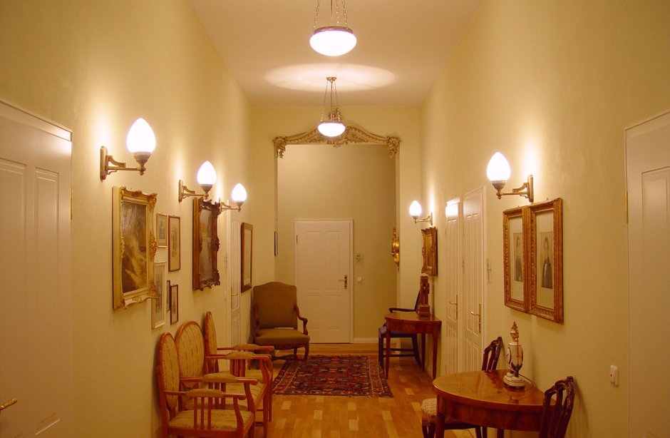 Светильник на стену в коридор