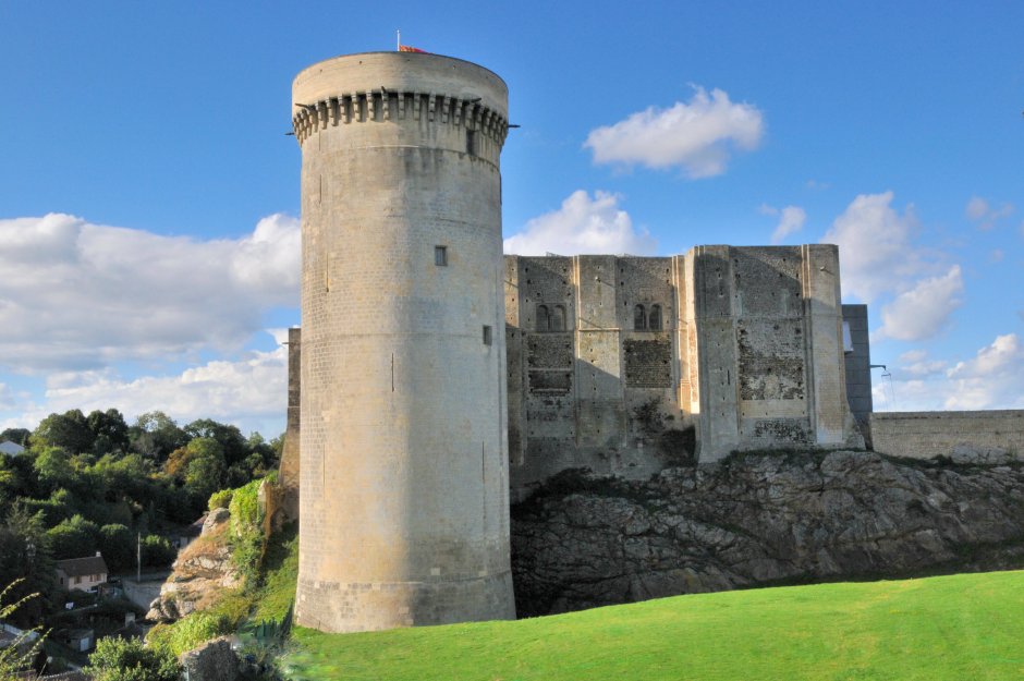 Замок Вильгельма завоевателя в Нормандии