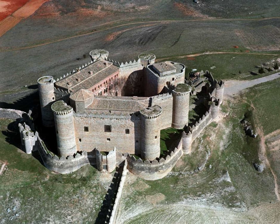 Средневековый замок Испания Лоаре