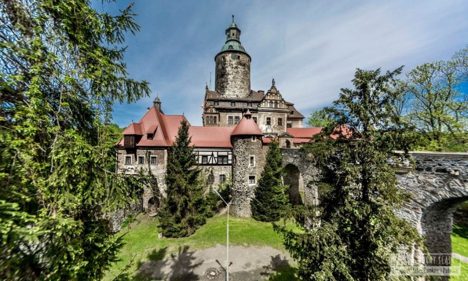Замок Castle Moszna