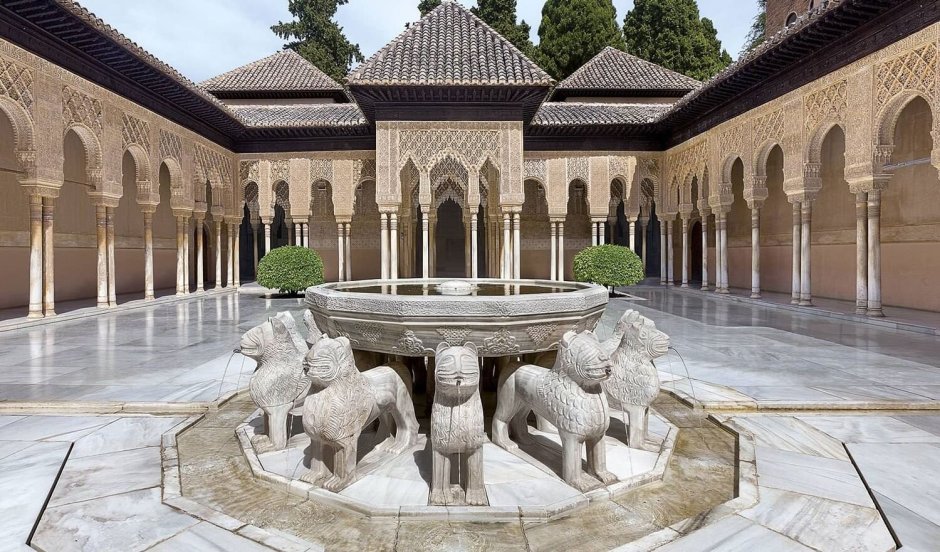 Дворец Альгамбра в Гранаде львиный двор