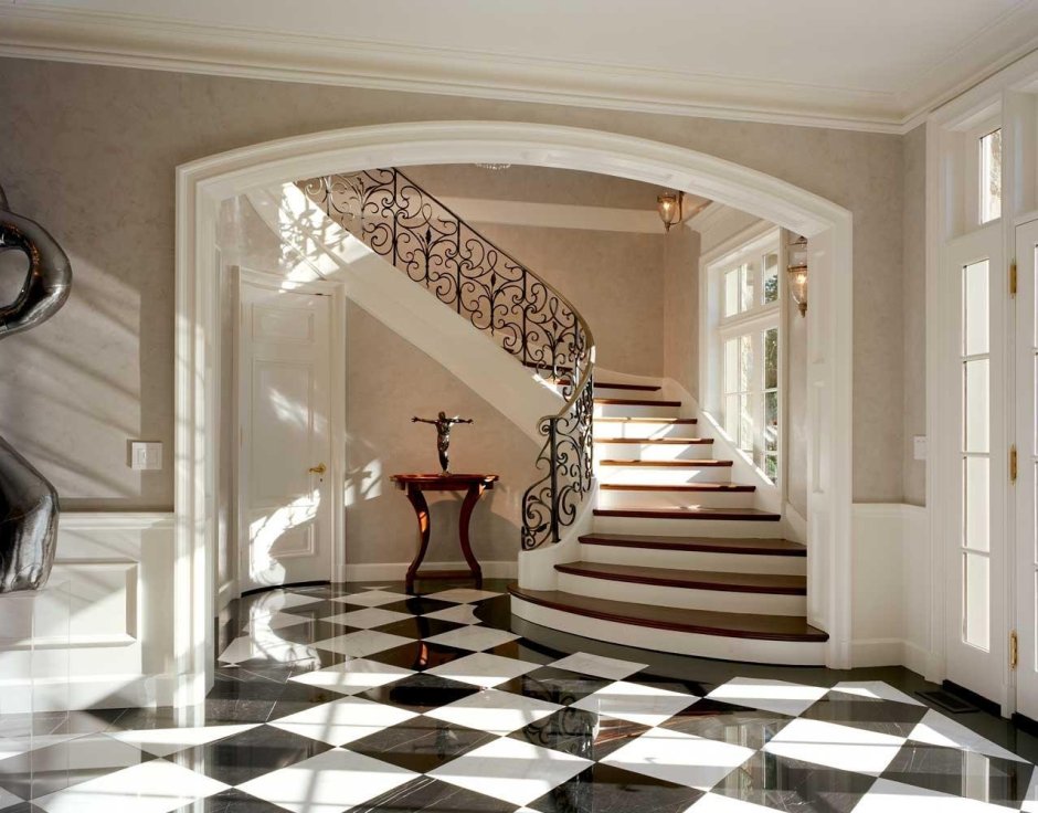 Монолитные лестницы в классическом стиле