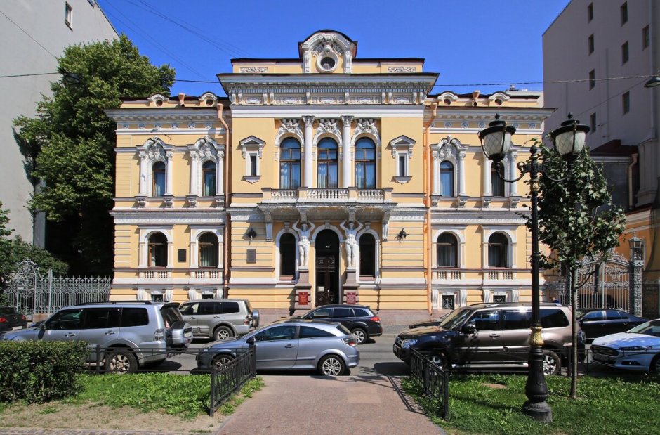 Ул.Петра Лаврова д.28