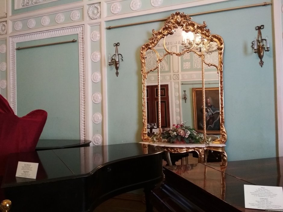 Шереметьевский дворец в Санкт-Петербурге белый зал